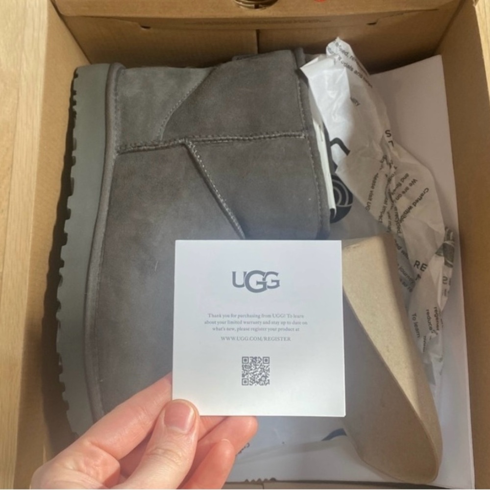 UGG mini - Picture 10 of 13